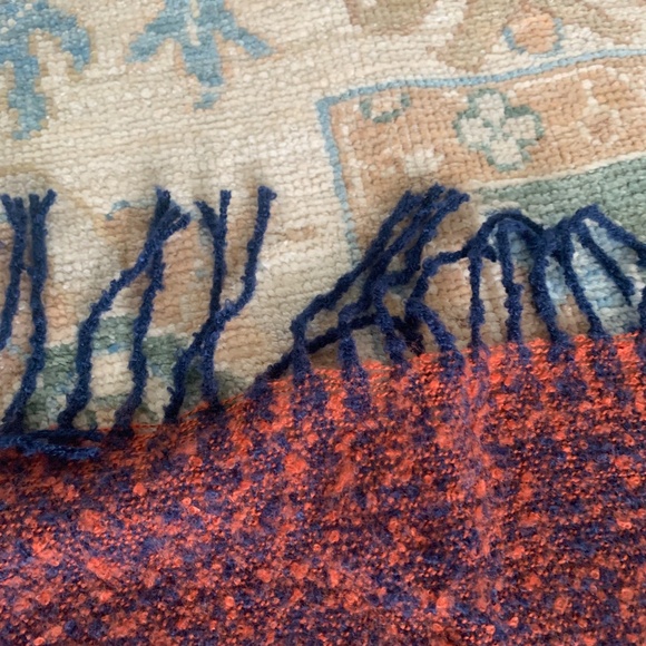 NWT Faded Glory Navy and Orange Oblong Scarf - Picture 5 of 9